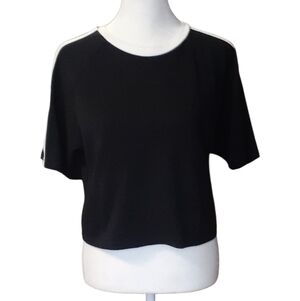 Uniqlo Black Crop Top with White Accents. Size 13